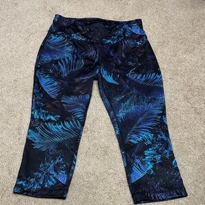 Danskin Now Black and Blue Leaf Print Leggings